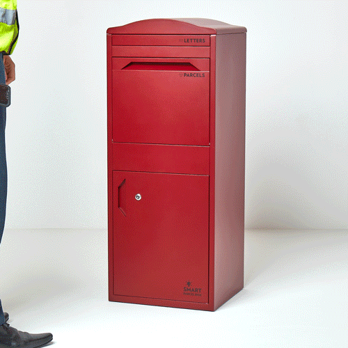 Bewegtes Bild, wie der Smart Parcel Box Paketbriefkasten Pakete empfängt