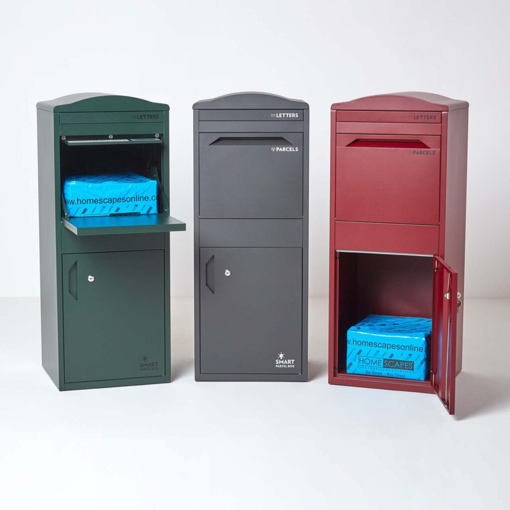 3 x Smart Parcel Box Paketbriefkasten für Zuhause und Unternehmen: grün, anthrazit-grau und rot.
